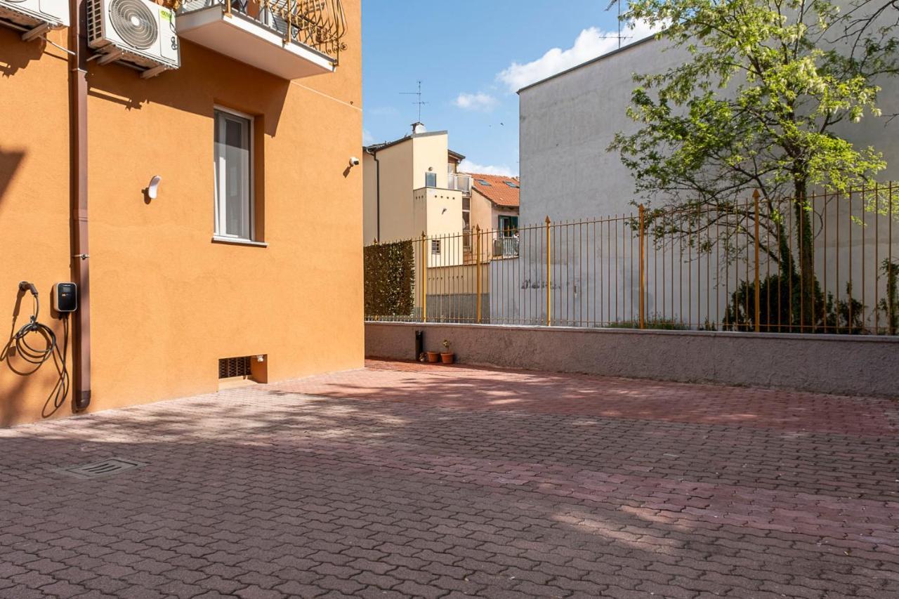 Leader Apartment 4 - Monzino - Hockey Msg Arena - Linate - Милан Экстерьер фото